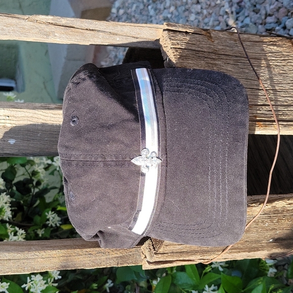 Rhinestone Fluer de Lis Womens Black Baseball Hat Decky Adjustable Strap Closure - Picture 1 of 6